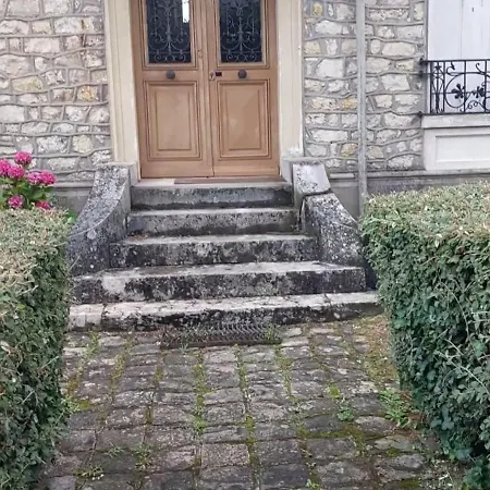 Apartament Studio Proche Gare Etrechy (Essonne)